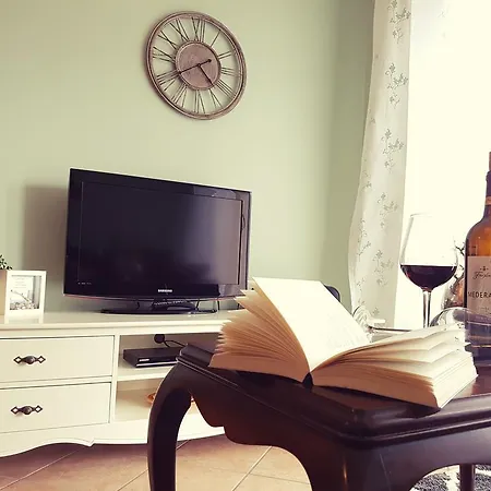 Hugo Apartment Zempin